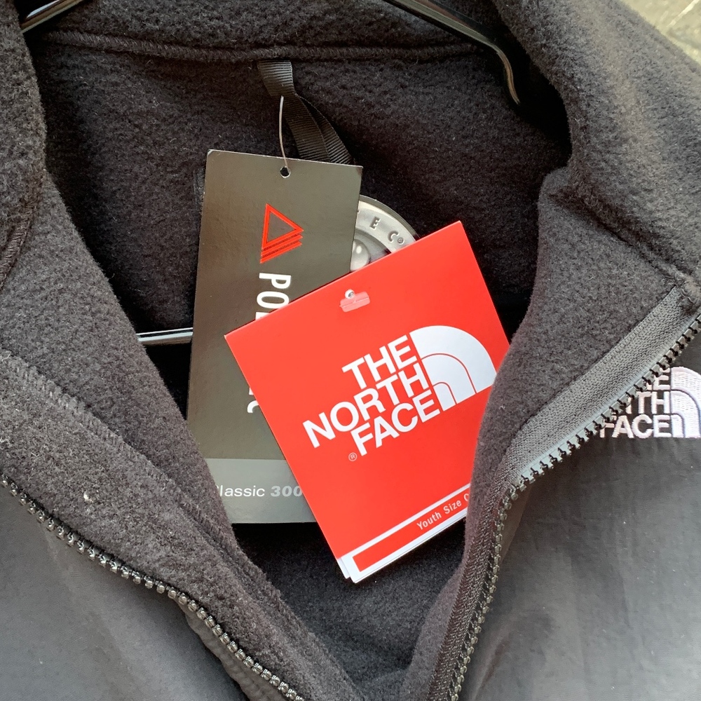 North Face Youth Denali Jacket - Black/Black - M - Picture 3 of 4